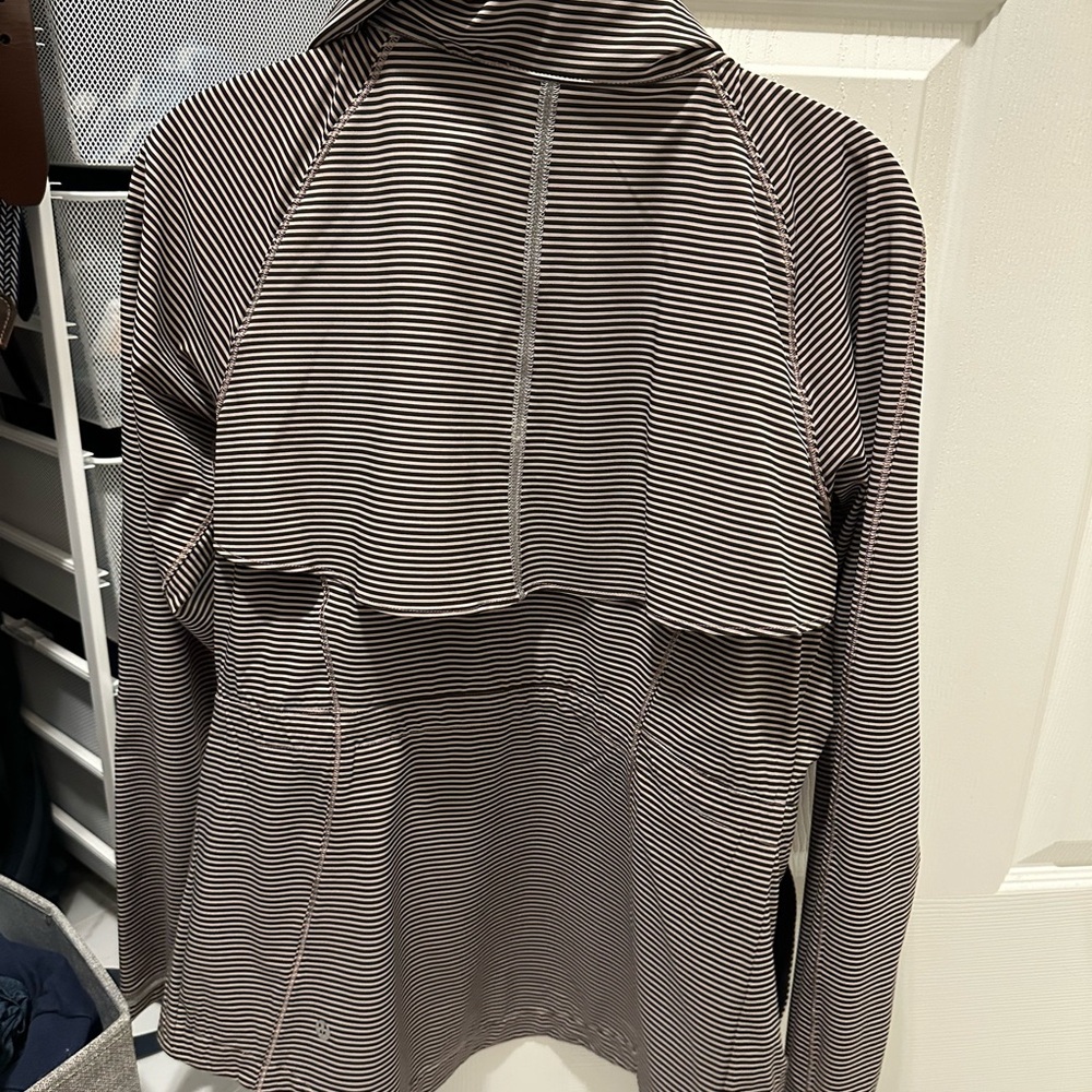 Lululemon jacket - Picture 5 of 5
